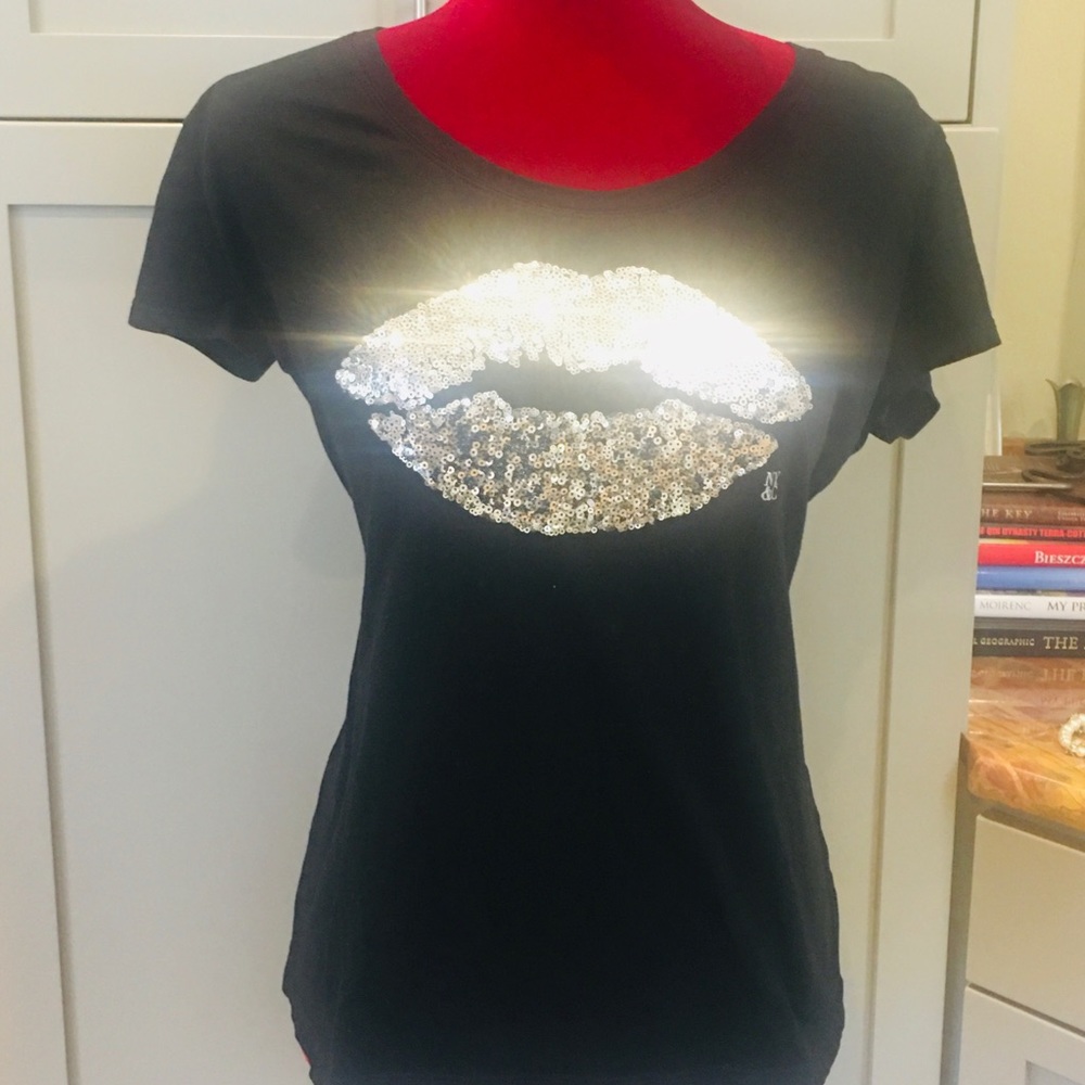 NY&C Bling lips tee